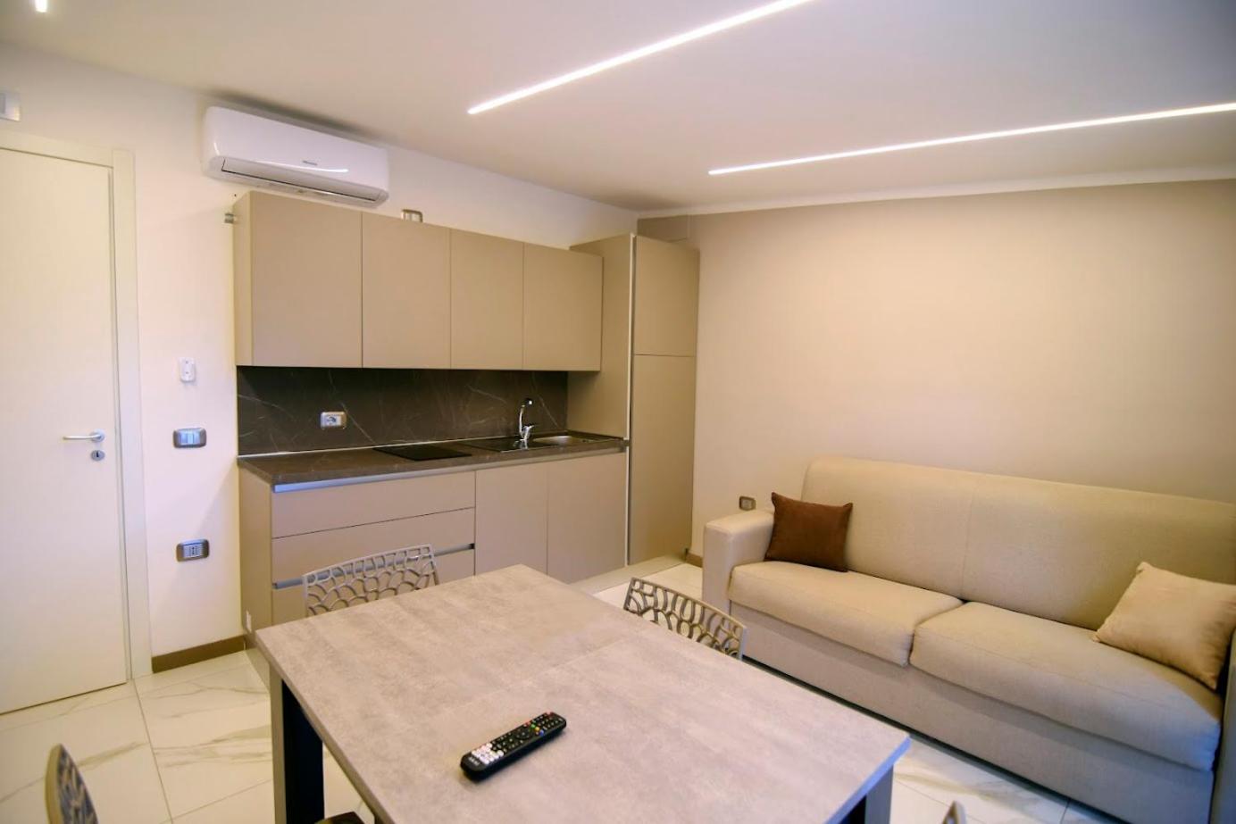 Belma Aparthotel And Rooms مارينا دي كاميروتا المظهر الخارجي الصورة